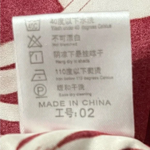 Elegant Red Kimono with Crane Design - Picture 11 of 11